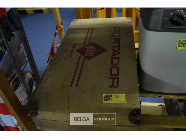 Tegelsnijder in kist - afbeelding 3 van  3