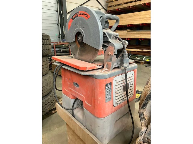 Tegelzaagmachine en afkortzaag - afbeelding 3 van  8