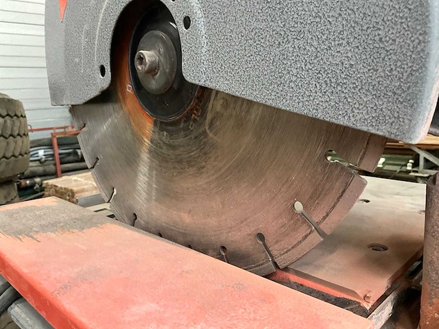 Tegelzaagmachine en afkortzaag - afbeelding 4 van  8