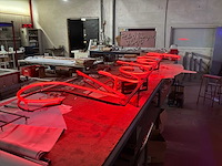 Tekst victory logo rood decoratie neon verlichting - afbeelding 2 van  3