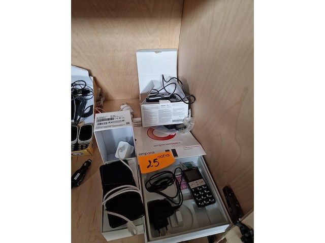 Telefonie en gps - afbeelding 1 van  8