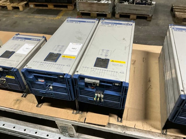 Telemecanique altivar 5 frequentieregelaar (2x) - afbeelding 1 van  4