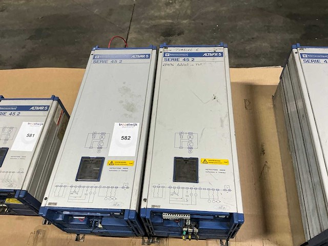Telemecanique altivar 5 frequentieregelaar (2x) - afbeelding 2 van  4