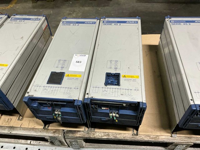 Telemecanique altivar 5 frequentieregelaar (2x) - afbeelding 1 van  2