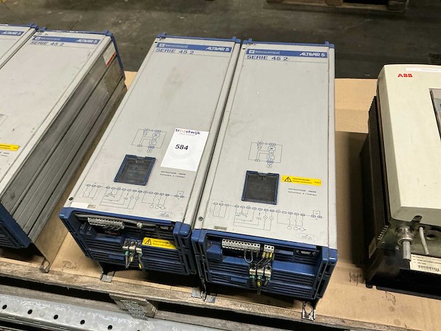 Telemecanique altivar 5 frequentieregelaar (2x) - afbeelding 1 van  6