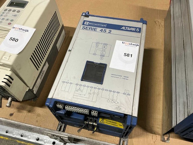 Telemecanique altivar 5 frequentieregelaar - afbeelding 1 van  4