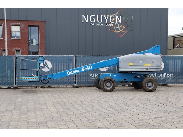 Telescoophoogwerker genie s-40 diesel 13.87m 2013 - afbeelding 1 van  1
