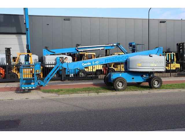 Telescoophoogwerker genie s-45 diesel 227kg 15.7m 2014 - afbeelding 1 van  1