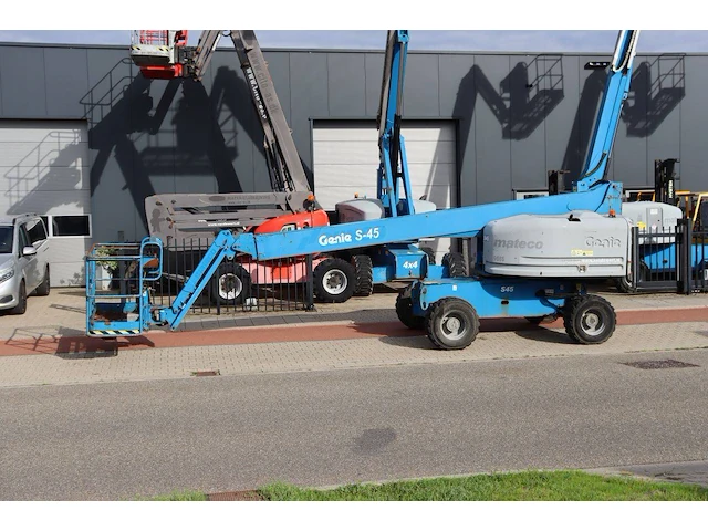 Telescoophoogwerker genie s-45 diesel 227kg 15.7m 2014 - afbeelding 1 van  1
