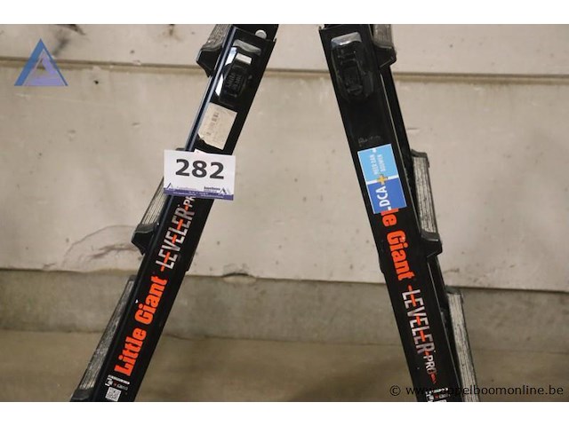 Telescopische ladder - little giant - leveler - afbeelding 2 van  2