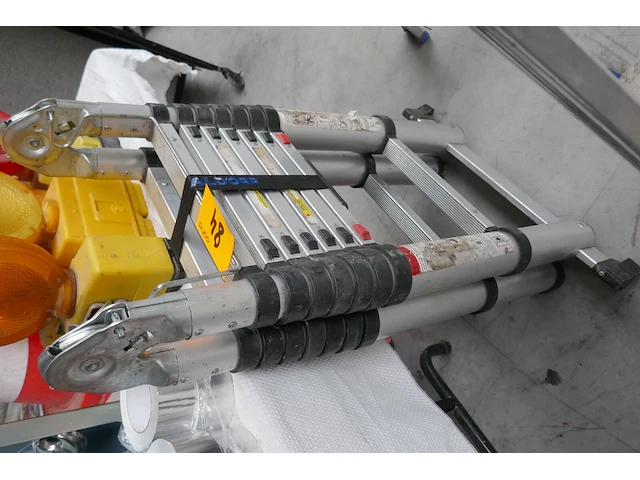 Telescopische ladder + alu trapladder - afbeelding 1 van  6