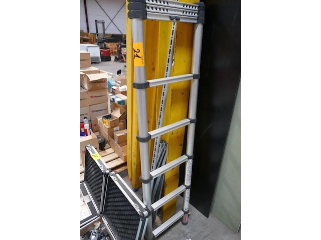 Telescopische ladder - afbeelding 1 van  3