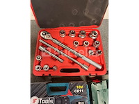 Telescopische ratelset, accu schroevendraaier set en bosch schuurmachine - afbeelding 4 van  4