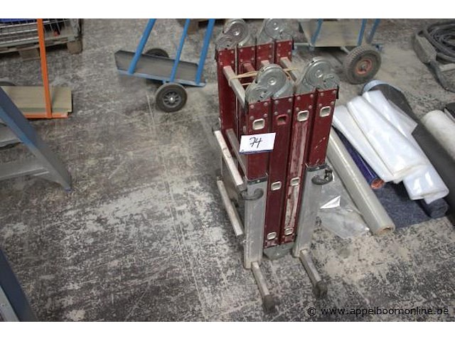 Telescopische werktrap altrex - afbeelding 1 van  2