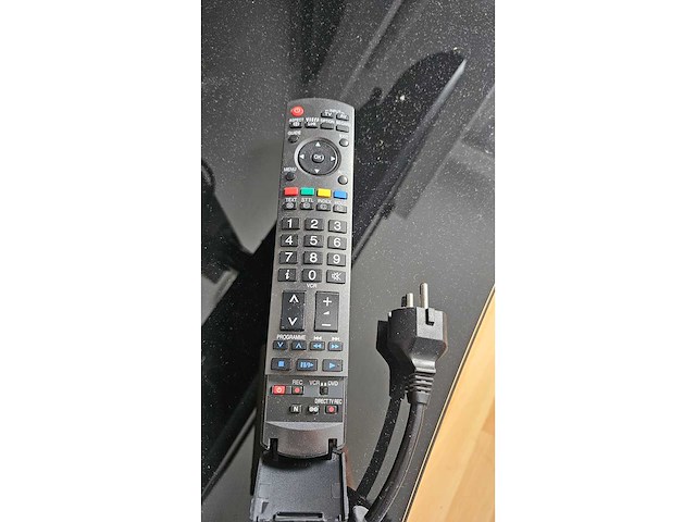 Téléviseur panasonic 42" avec table de support - afbeelding 3 van  6