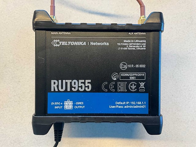 Teltonika rut955 industriële router - afbeelding 1 van  5