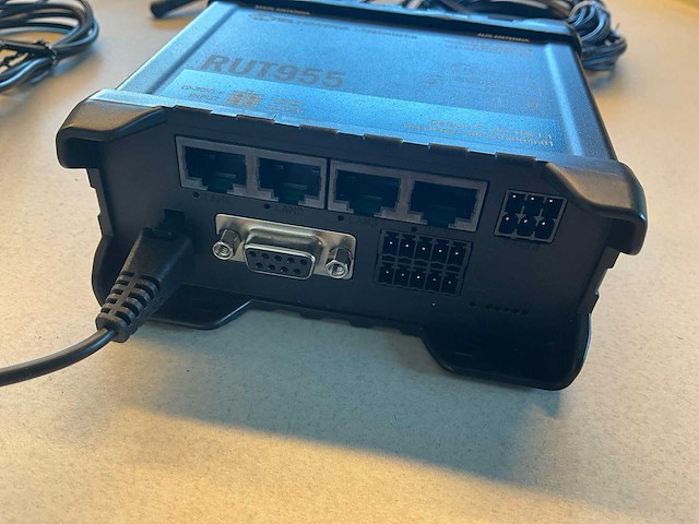 Teltonika rut955 industriële router - afbeelding 2 van  5
