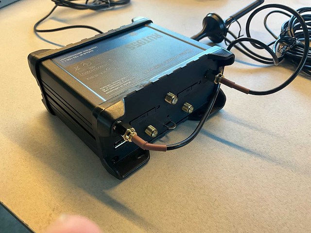 Teltonika rut955 industriële router - afbeelding 3 van  5