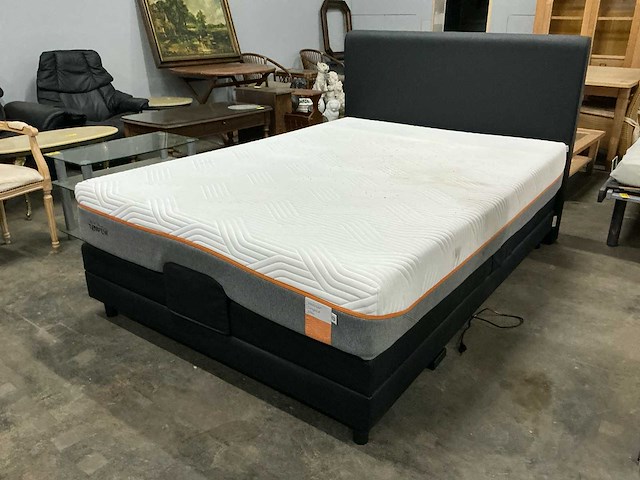Tempur boxspring elektrisch verstelbaar bed - afbeelding 2 van  2