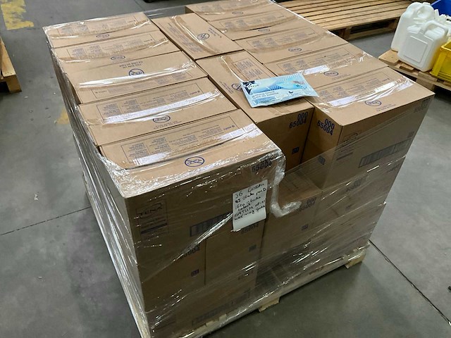 Tena wegwerp vochtige washandjes verpakking 5 stuks (1620x) - afbeelding 2 van  5