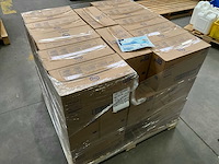 Tena wegwerp vochtige washandjes verpakking 5 stuks (1620x) - afbeelding 2 van  5