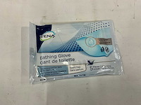 Tena wegwerp vochtige washandjes verpakking 5 stuks (1620x) - afbeelding 4 van  5