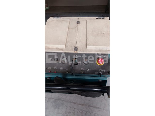 Tennant 186 schrobmachine/kuismachine - afbeelding 9 van  11