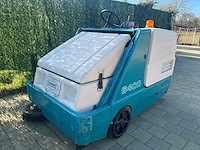 Tennant 2008 - 6400 zelfrijdende veegmachine