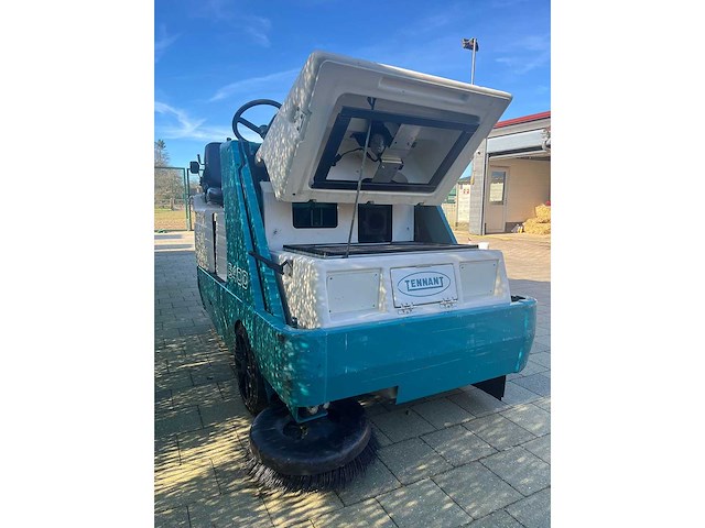 Tennant 2008 - 6400 zelfrijdende veegmachine - afbeelding 4 van  5