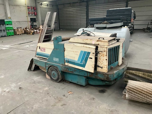 Tennant 95 sweeper borstelmachine - afbeelding 2 van  16