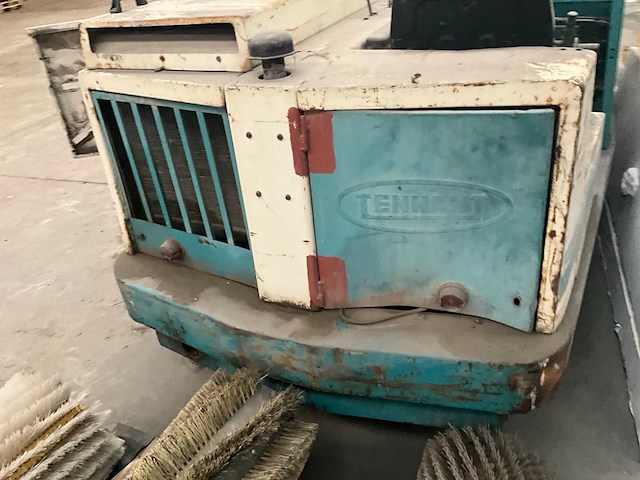 Tennant 95 sweeper borstelmachine - afbeelding 9 van  16