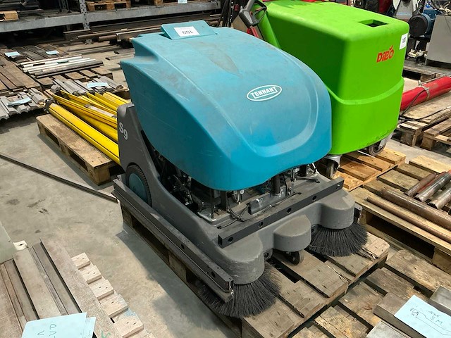 Tennant s9 vloerschrobmachine - afbeelding 1 van  2