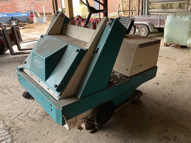 Tennant veegmachine - afbeelding 1 van  6