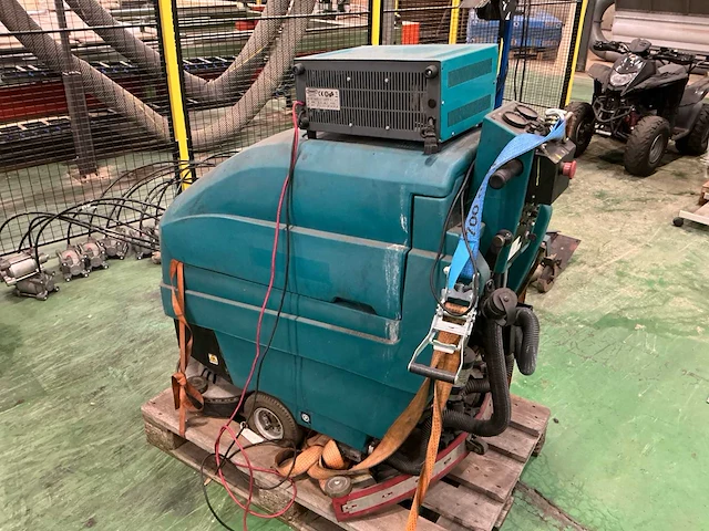 Tennant zelfrijdende veegmachine - afbeelding 1 van  6
