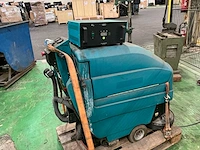 Tennant zelfrijdende veegmachine - afbeelding 3 van  6