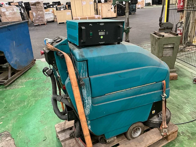 Tennant zelfrijdende veegmachine - afbeelding 1 van  6