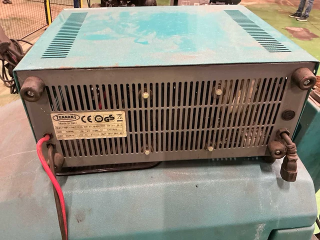 Tennant zelfrijdende veegmachine - afbeelding 3 van  6