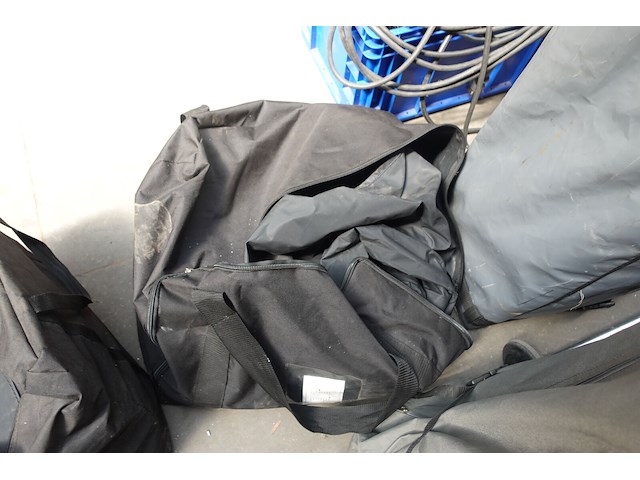 Tent - afbeelding 2 van  2