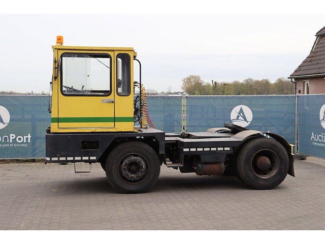 Terminal trekker mol stb 250/16 diesel 111kw 1983 - afbeelding 1 van  1