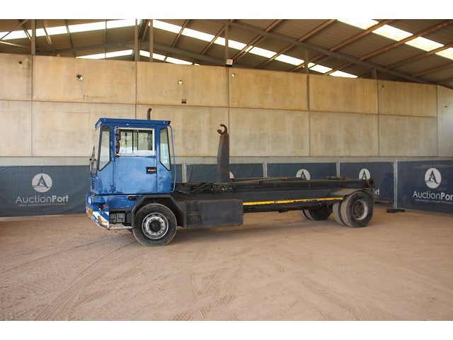 Terminal trekker terberg trt 89 diesel - afbeelding 1 van  1