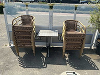 Terras tafels met stoelen - afbeelding 1 van  4