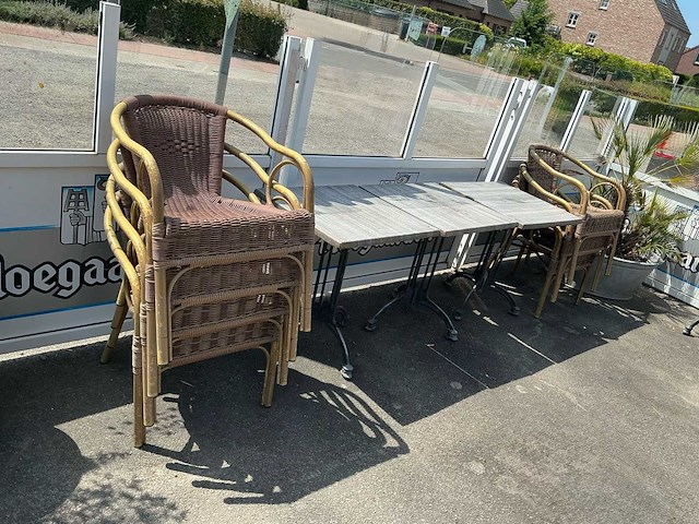 Terras tafels met stoelen - afbeelding 2 van  4