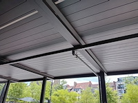 Terrasoverkapping bestaande uit 3 delen met 1 glazen wand (5 vensters) (25)