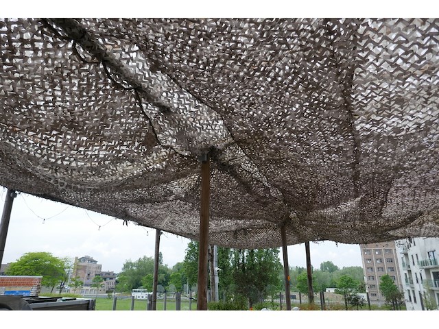 Terrasoverkapping met camouflagenet - afbeelding 1 van  4