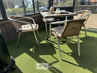 Terrasset tafel met 4 stoelen