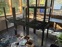 Terrastafel en stoelen (7x)
