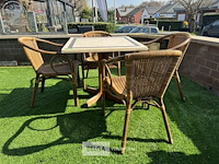 Terrastafel met 4 stoelen