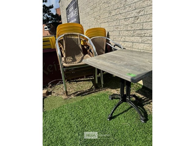 Terrastafel met div stoelen - afbeelding 1 van  5