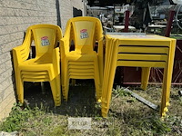 Terrastafel met div stoelen