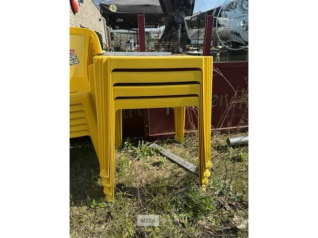 Terrastafel met div stoelen - afbeelding 4 van  5